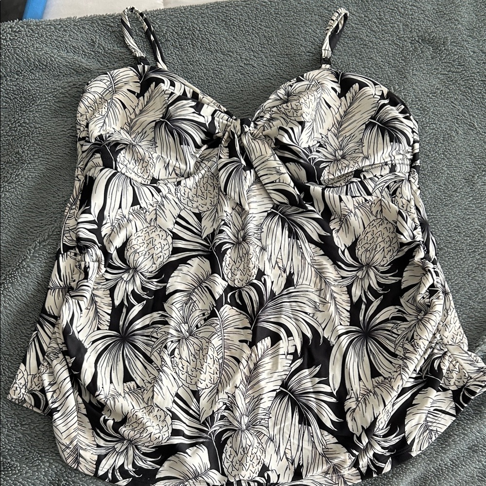 Old Navy Maternity Tankini Top